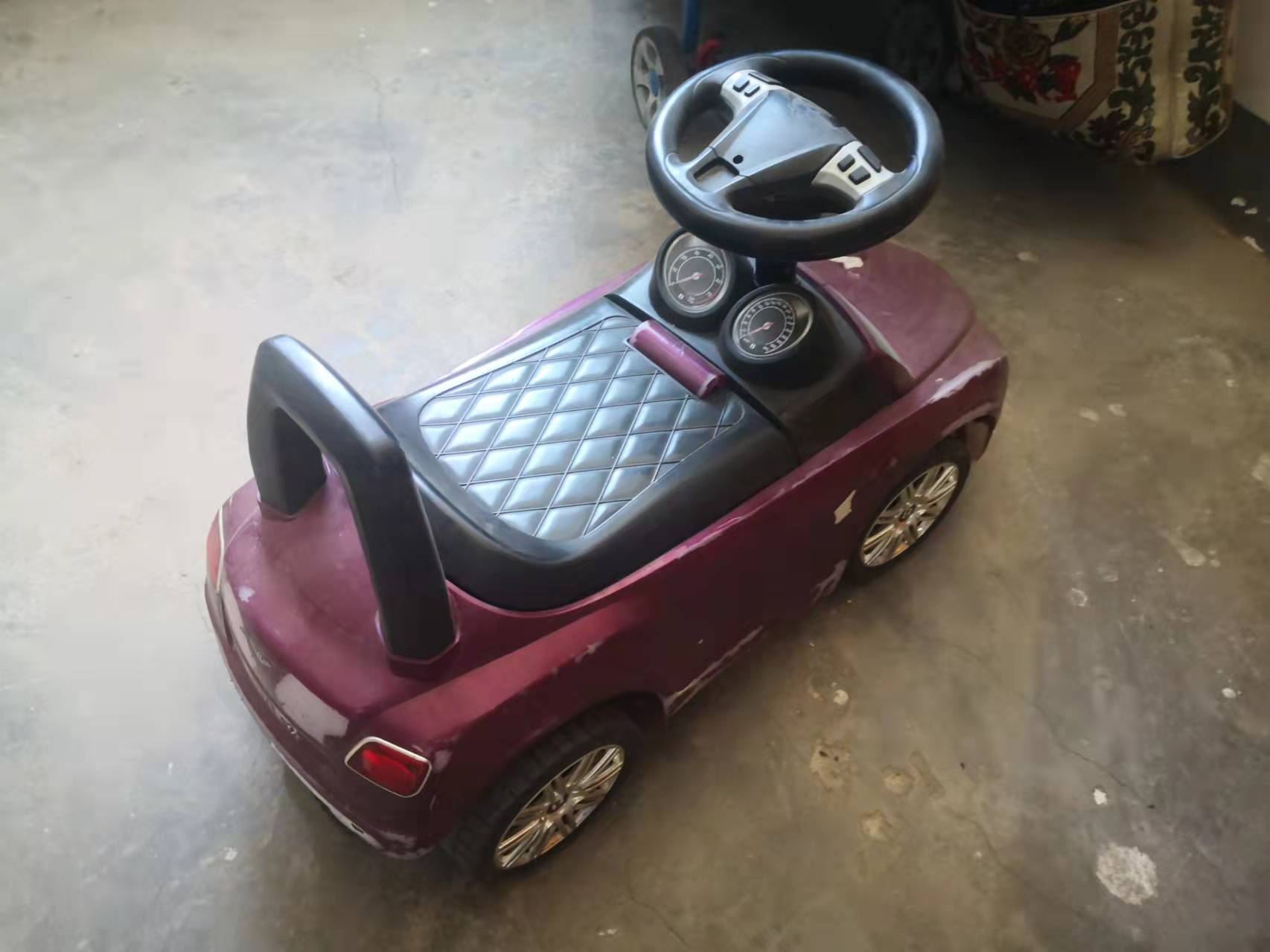 小孩玩具车